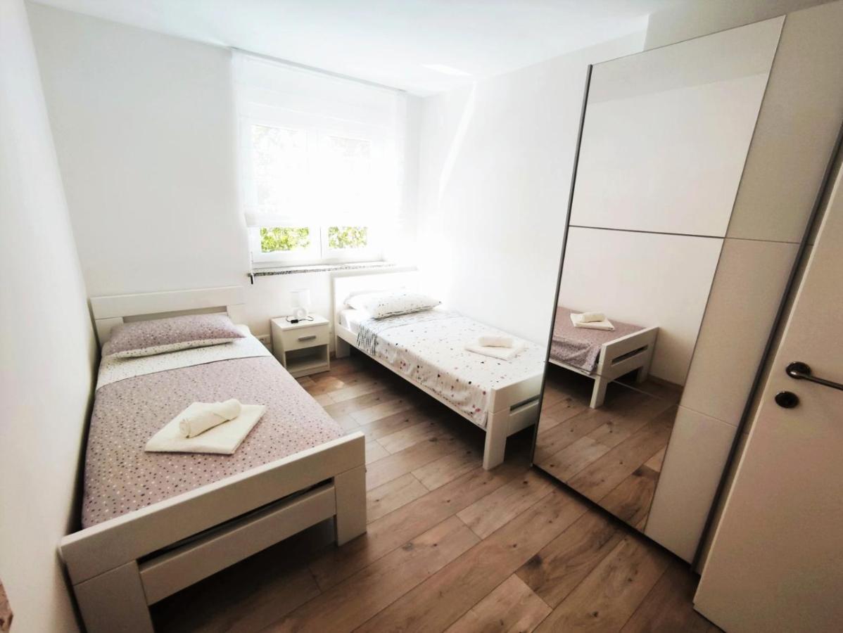 Apartman Dori 普拉 外观 照片